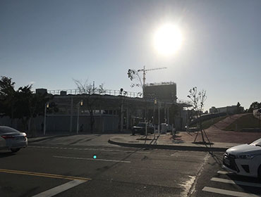 南側停車場入口(大客車)